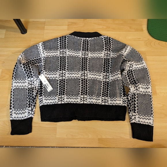 Knitted sweater black and white - Picture 2 of 2